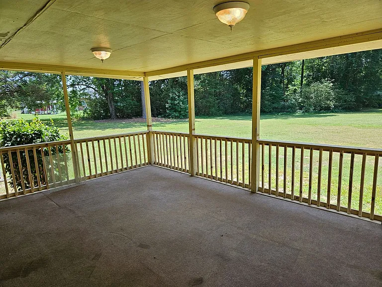2477 Meadow Rd — Photo 8