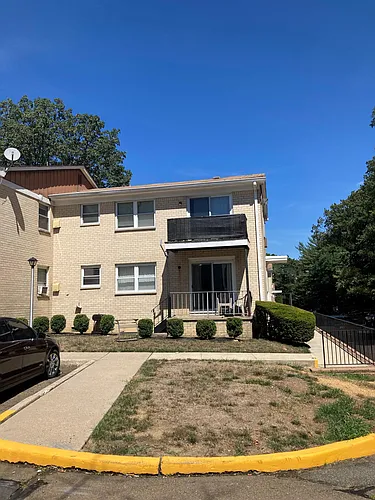 406 Cranbury Rd #10 Photo 1