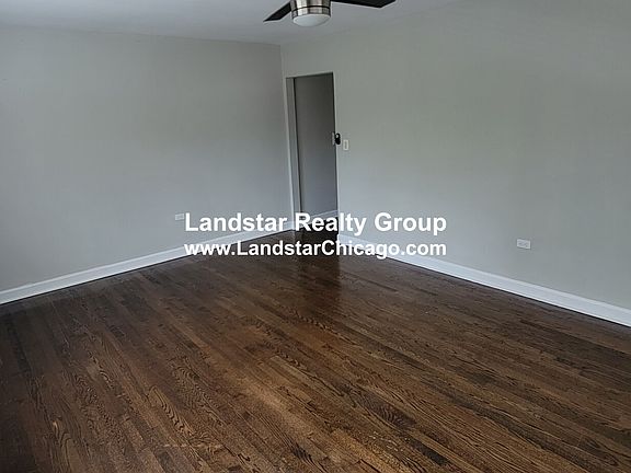 2nd image of 1327 W Sherwin Ave #1N