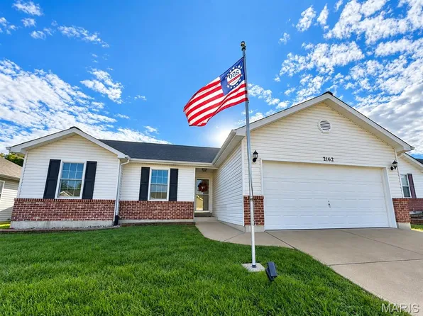 2162 Warwick Castle Dr, Imperial, MO 63052