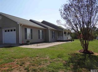 110 Freshfield Dr, Hudson, NC 28638