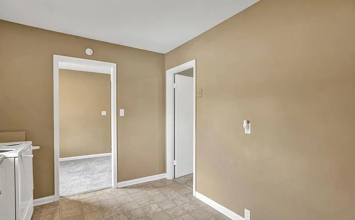 500 Robison Dr — Photo 2