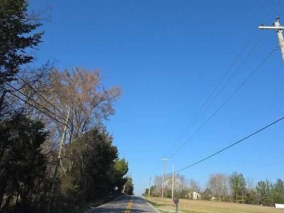 4th image of 4873 Bradyville Pike