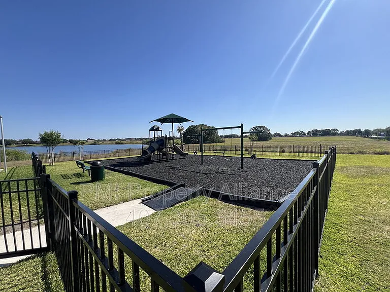 1002 Corso Dr — Photo 24