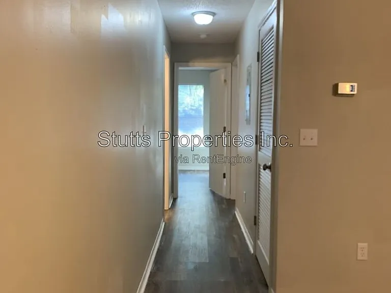 505 N Dickson St #B-7 — Photo 3