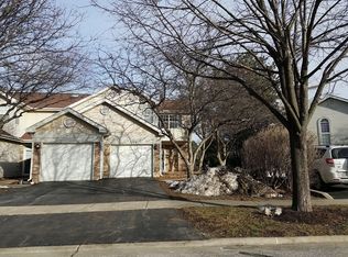 1104 Regency Dr, Schaumburg, IL 60193