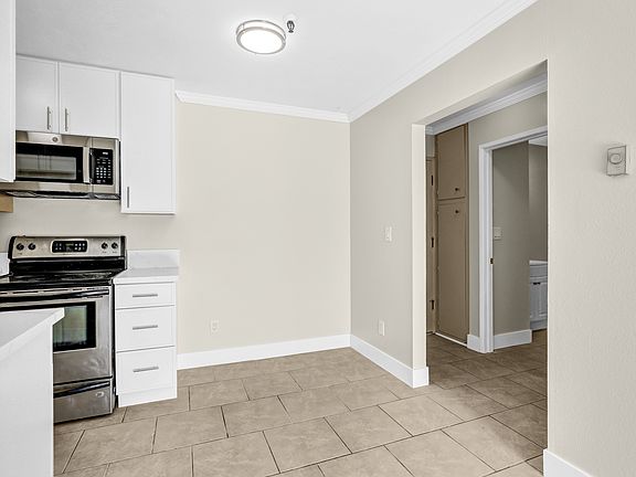 5th image of 4730 Noyes St APT 417