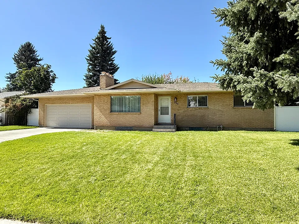 325 Ruth Ave