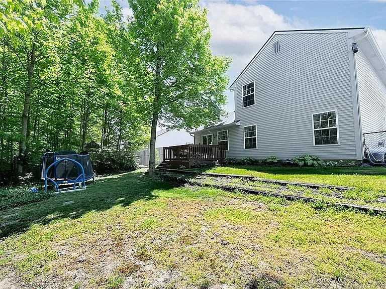 8039 Cherrybark Dr — Photo 2