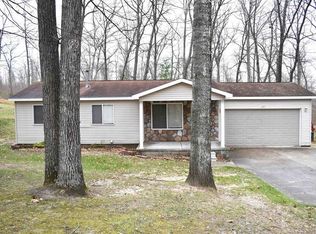 207 Raccoon Trl, Houghton Lake, MI 48629