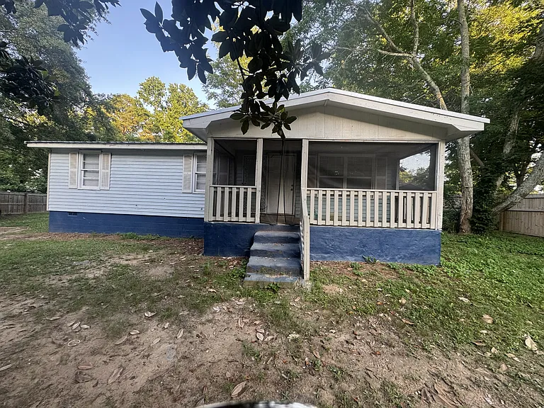 1011 Carter St — Photo 1