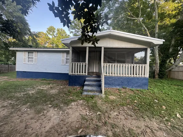 1011 Carter St, Bishop, GA 30621