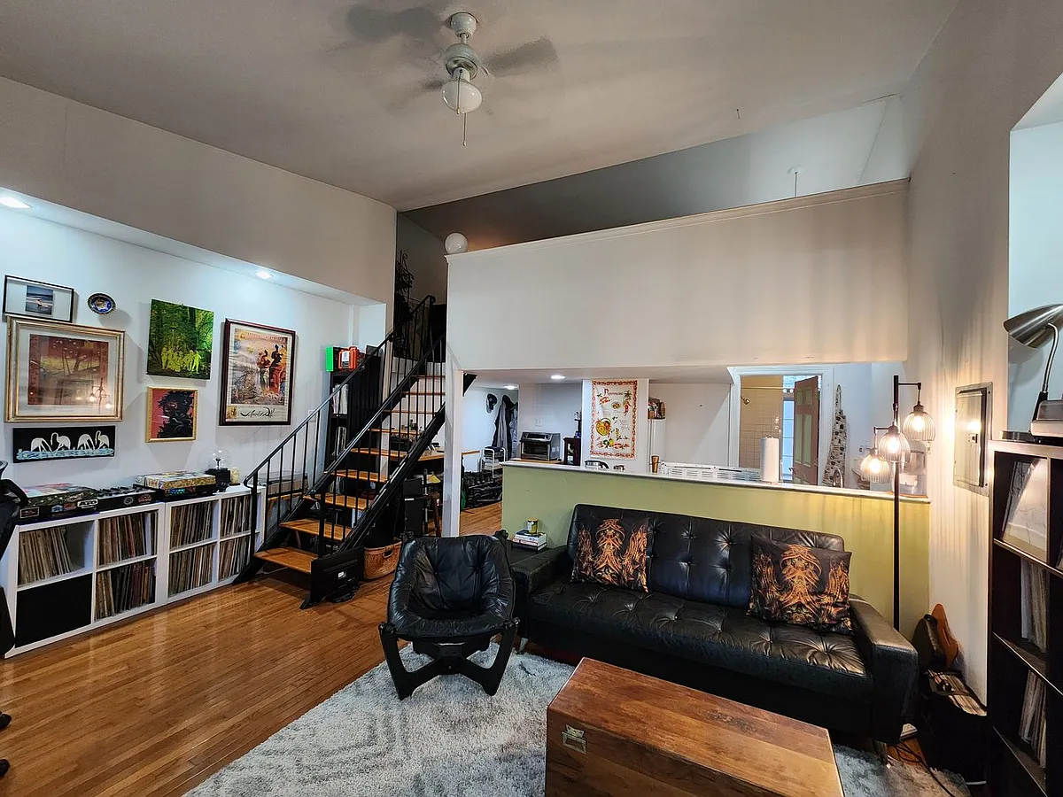 Building Photo - 959 N 5th St #3F