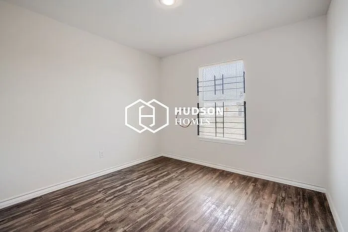 3515 E Colgate St — Photo 8