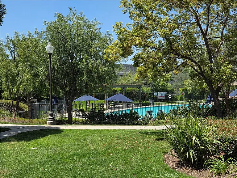 175 Martindale Way — Photo 2