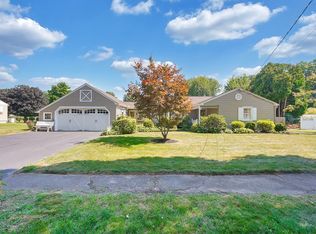 39 Barn Rd, Agawam, MA 01001