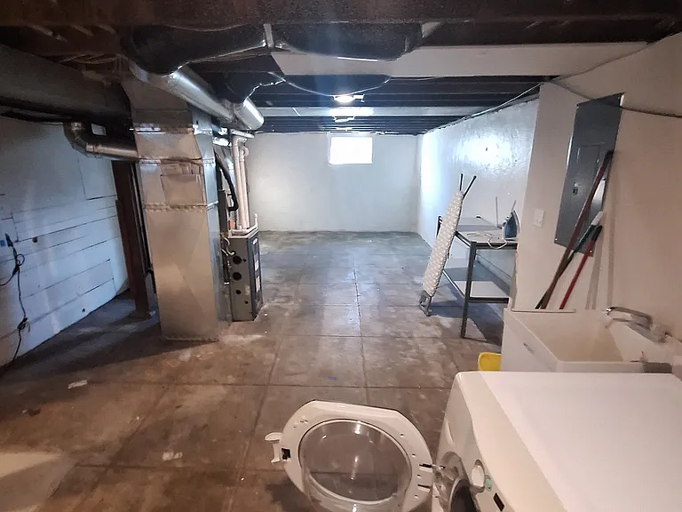1220 NE 69th Ave — Photo 27