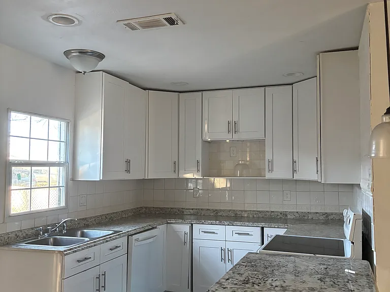 419 Ada St #1 — Photo 9