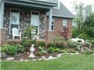 4360 Sebring Dr, White Lake, MI 48383