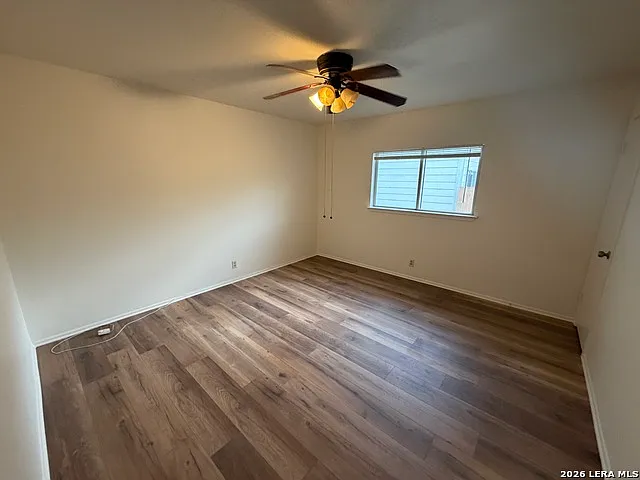 7643 Chatsworth — Photo 10