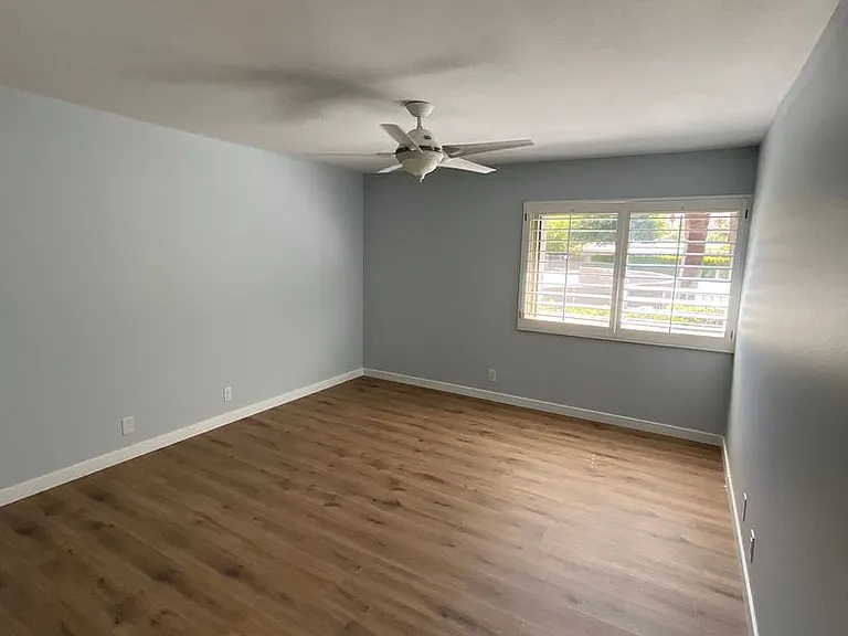 1702 Capri Cir — Photo 22