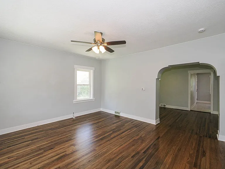 53 N 100 W — Photo 13