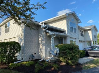 707 Beaver Dr, Naperville, IL 60563