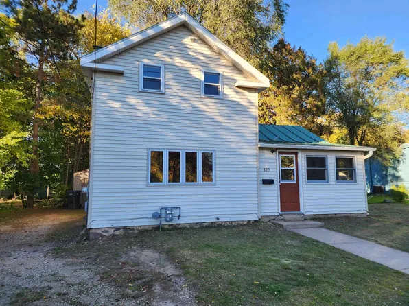 825 Royalton St, Waupaca, WI 54981