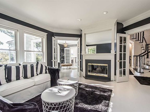 4th image of 1158 Rockcliffe St