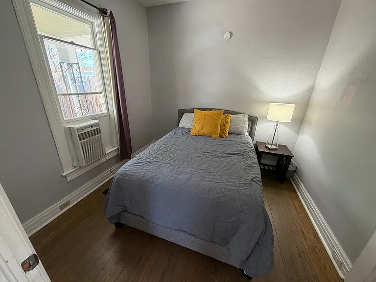 227 N Institute St — Photo 14