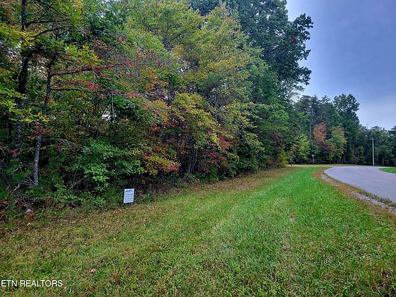 3rd image of Cumberland Lakes Dr