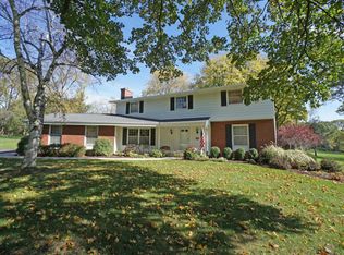 1620 Hickory Hill Ln, Brookfield, WI 53045