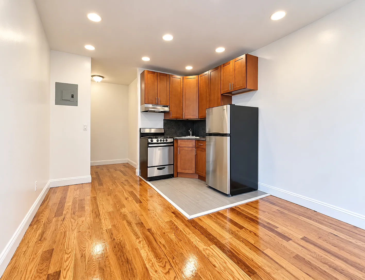 1060 Hancock Street — Photo 1