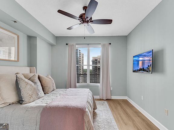 3rd image of 1101 Juniper St NE APT 1020