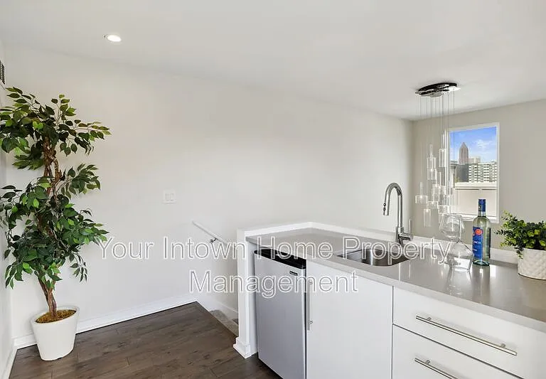 71 Lucy St SE #4 — Photo 32