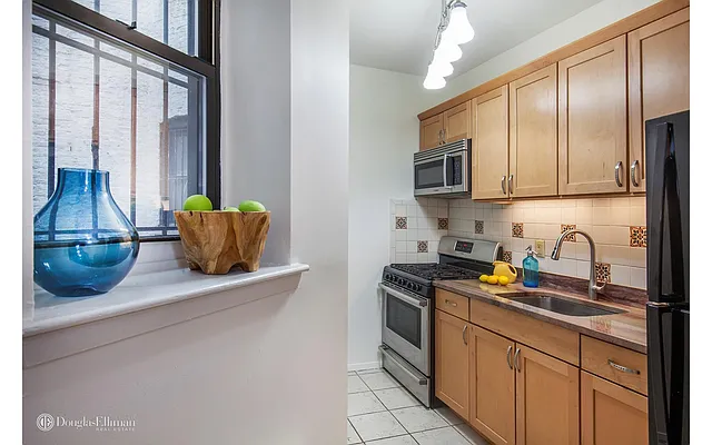Sold by Douglas Elliman | media 6
