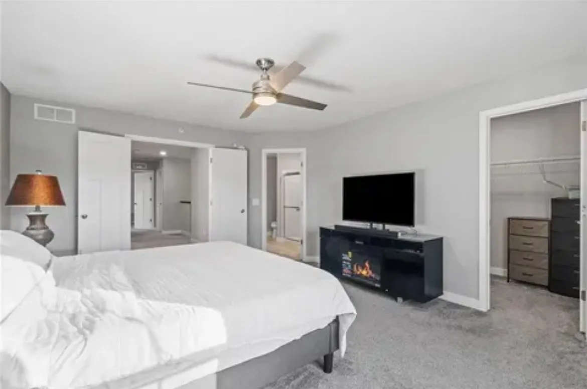 3 Rooms available — Photo 2