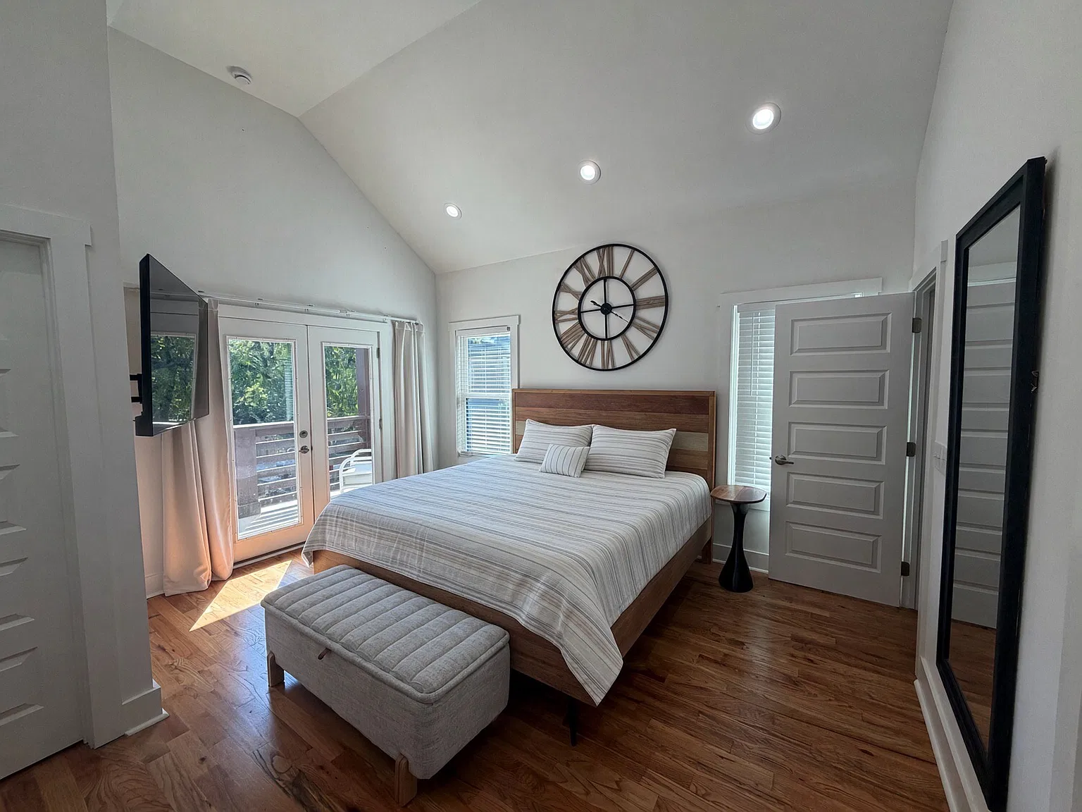 3 bed, 1635 sqft, $3,000 — Photo 2