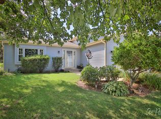 305 S Cross Trl, McHenry, IL