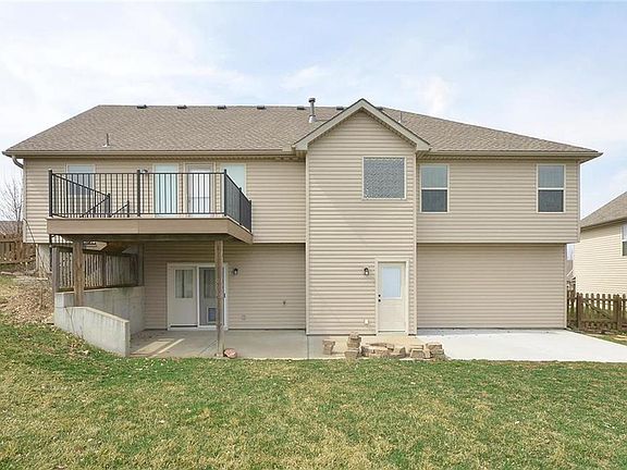 4th image of 13035 NW Hawthorne Dr