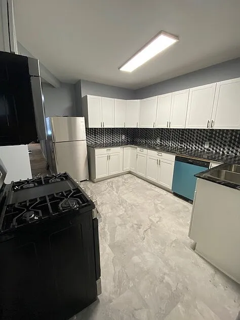 Building Photo - 420 Westcott St #1