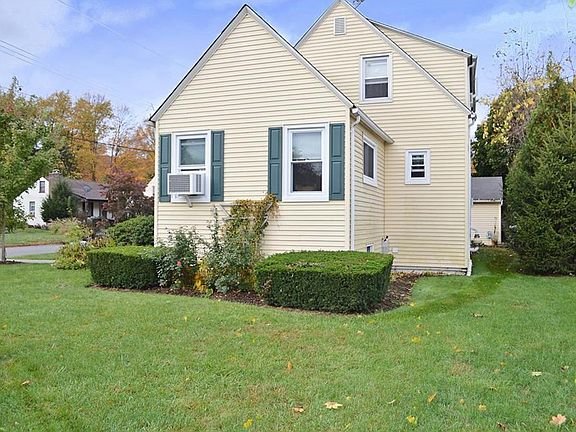 3rd image of 26 Harriman Ave