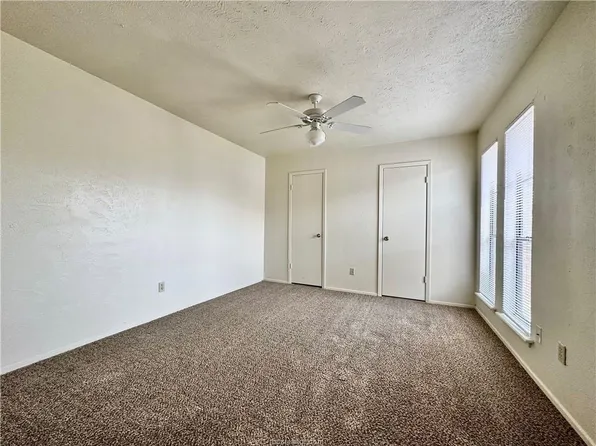 2411 De Lee St APT 24, Bryan, TX 77802