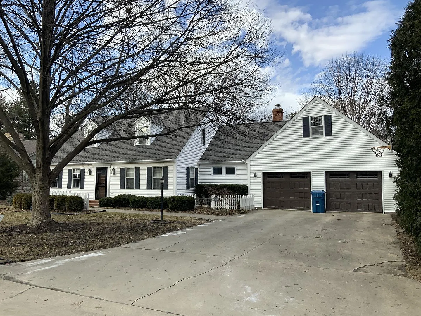 2408 N Nottingham Ct photo 1