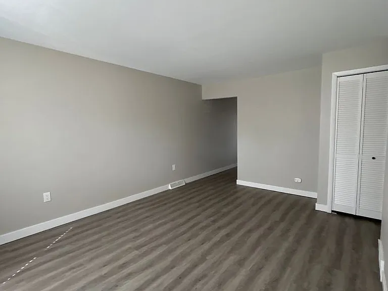 809 Lindenwood Dr S — Photo 4