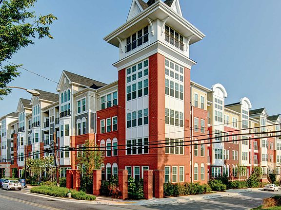 Gaithersburg Station Apartments