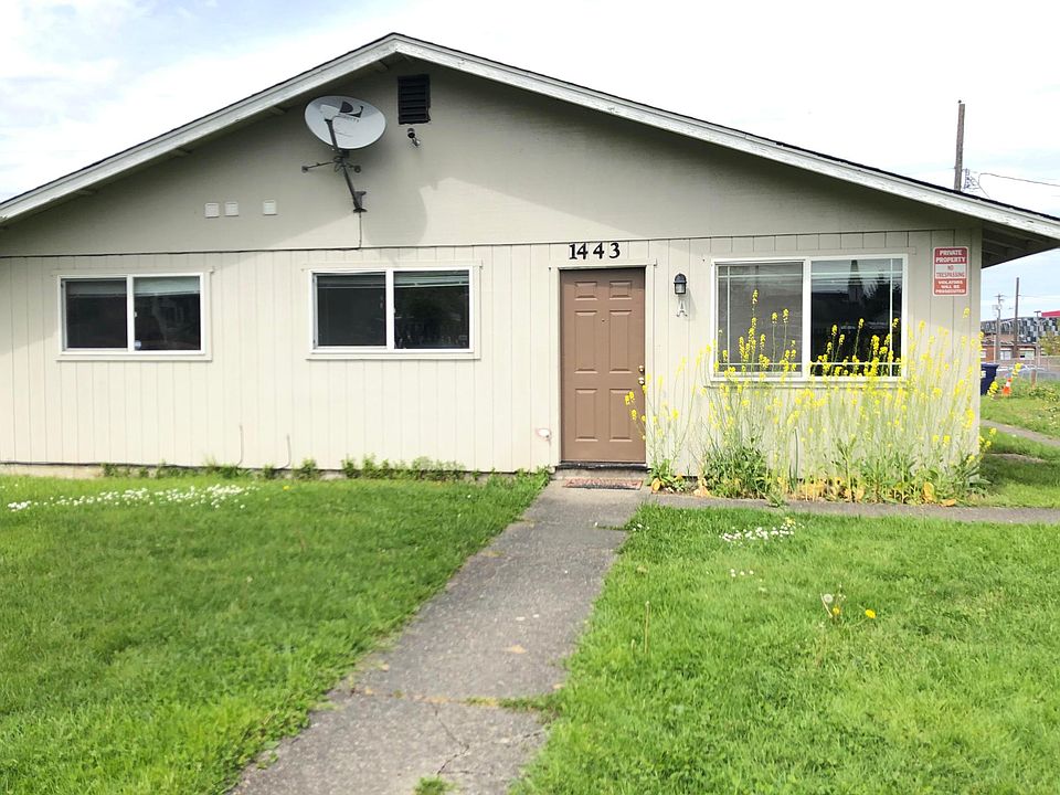Spacious frontyard