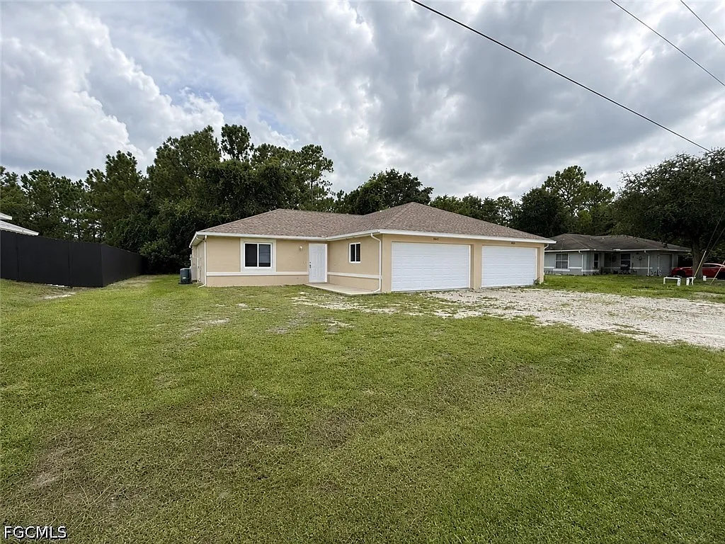 3 bed, 2.0 bath, 2256 sqft, $1,500 — Photo 1