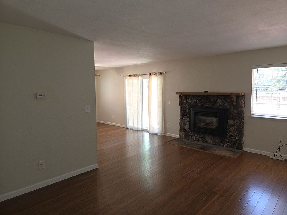 1st image of 831 Paloma Ave