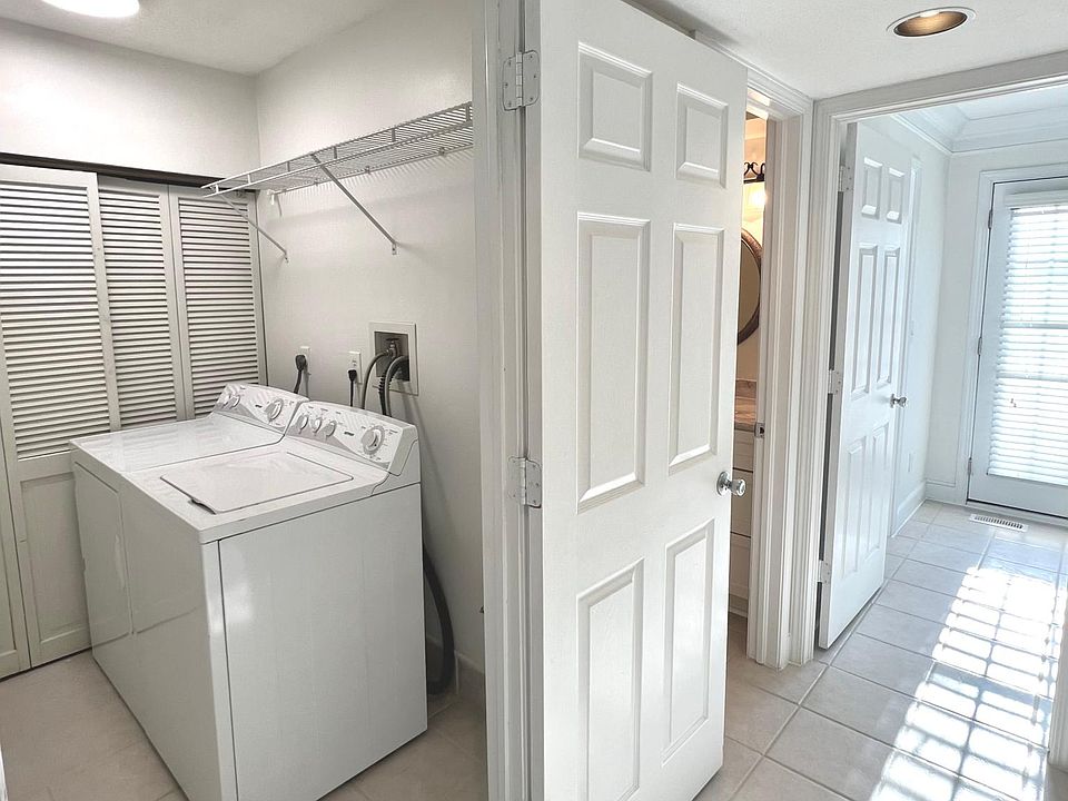 37836 Euclid Ave Willoughby, OH Zillow